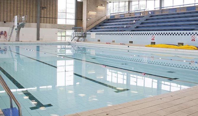 Piscina Aireborough Leisure Centre - Yorkshire West Riding