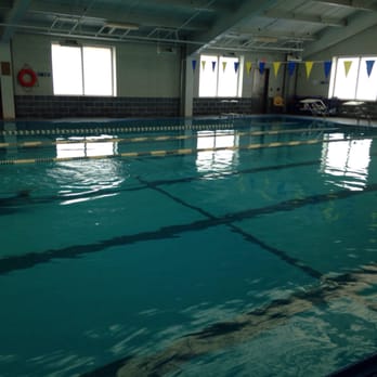 Piscina Barry and Florence Friedberg Jewish Community Center - Nassau County