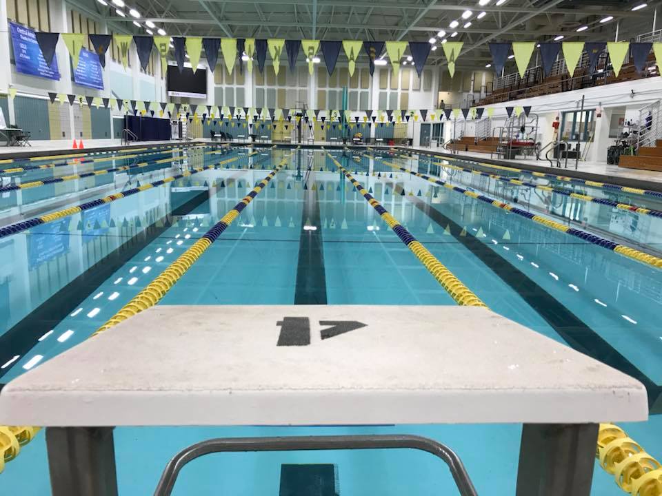 Piscina Bartlett High School Swimming Pool - DuPage County