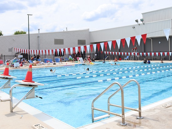 Piscina Brad Akins Branch YMCA - Barrow County