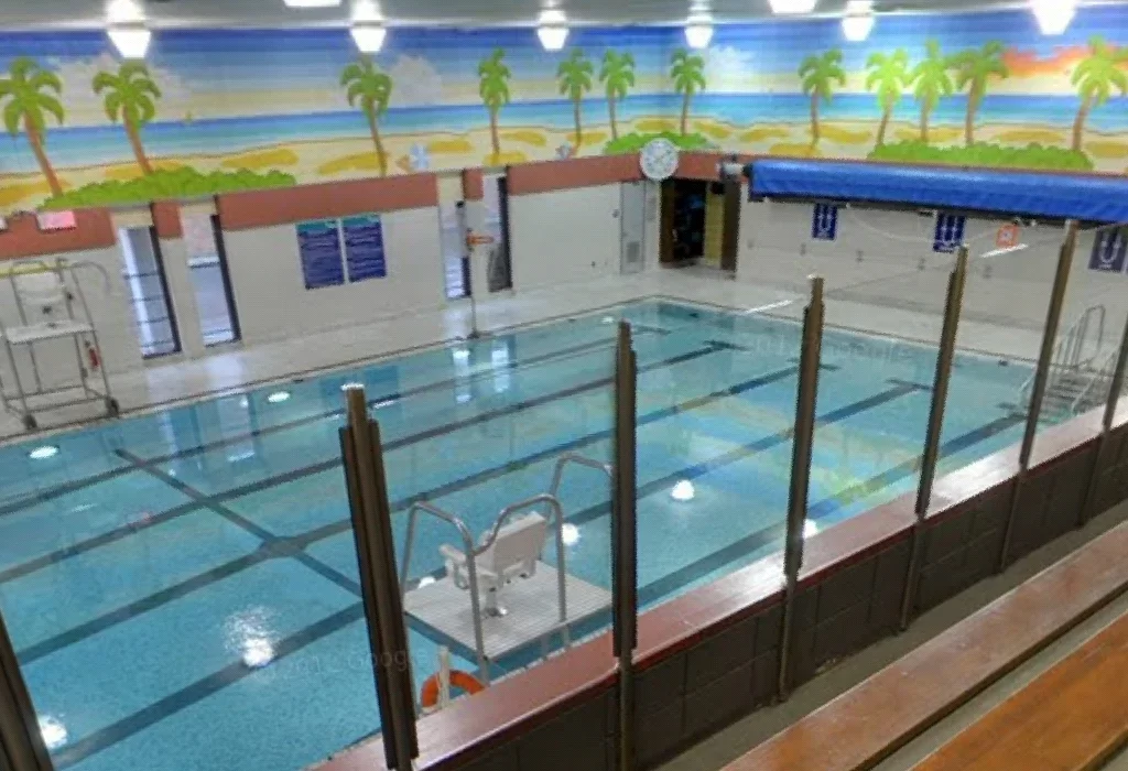 Piscina Canterbury Recreation Complex - Ottawa Municipality