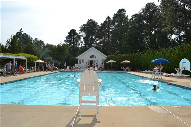 Piscina Carrington Swim & Racket Club - Mecklenburg County