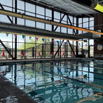 Piscina City of North Las Vegas SkyView Multi-Generational Center, operated by the YMCA - Clark County