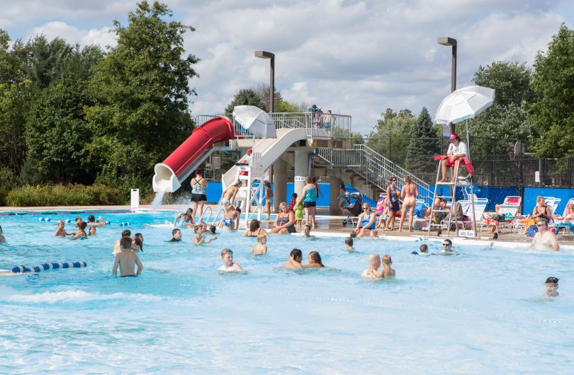 Piscina Civic Center Park Aquatic Center - San Bernardino County