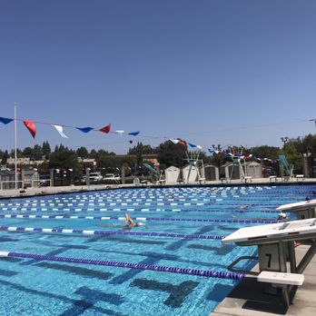 Piscina CLU Pool at California Lutheran University - Ventura County