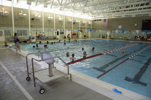 Piscina Collins Hill Aquatic Center - Gwinnett County