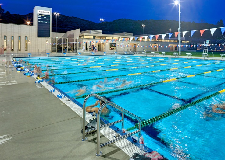 Piscina Crafton Hills College Aquatics Center - San Bernardino County