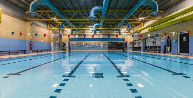 Piscina Dormers Wells Leisure Centre - London Metropolitan Area