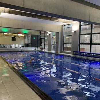 Piscina Fitness First - London-Streatham - London Metropolitan Area