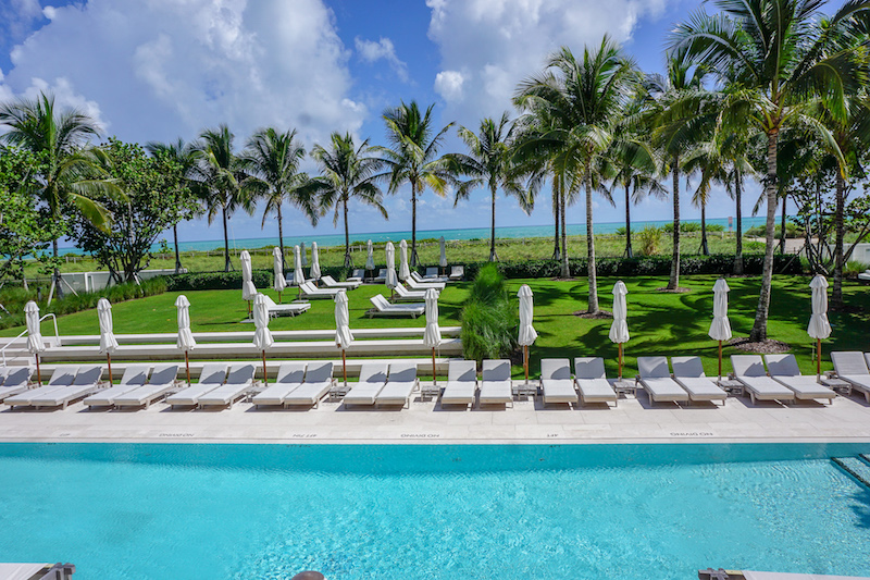 Piscina Four Seasons Hotel at The Surf Club - Dade County