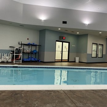 Piscina Gold's Gym - Roanoke (North), VA - Roanoke County