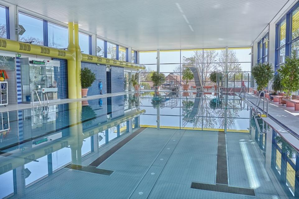 Piscina Hallenbad Dinkelsbuehl - Dinkelsbuehl