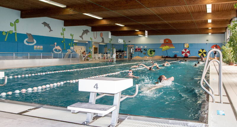 Piscina Hallenbad Stettlen - Stettlen