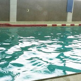 Piscina Hillcrest Family YMCA - Cuyahoga County