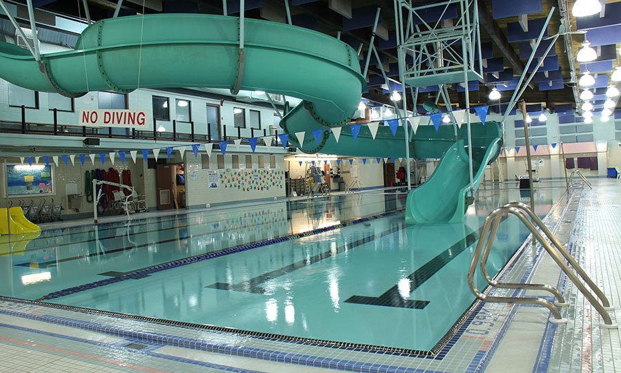 Piscina Kinsmen Aquatic Centre - Lacombe