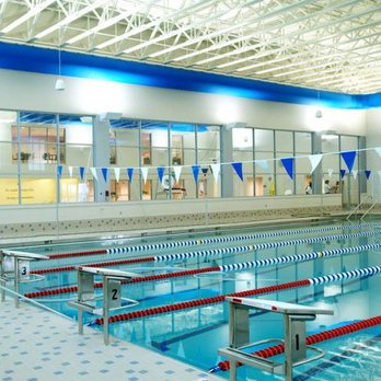 Piscina Kirk Family YMCA - Roanoke County