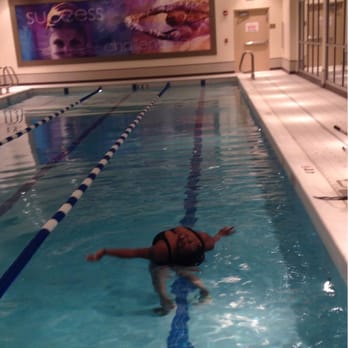 Piscina LA Fitness - Springfileld, PA - Delaware County