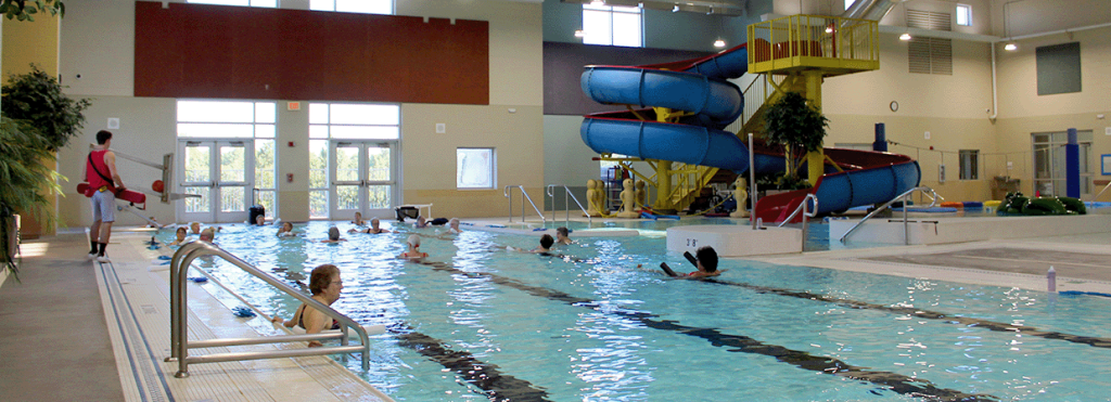 Piscina Lawrence Indoor Aquatic Center - Douglas County