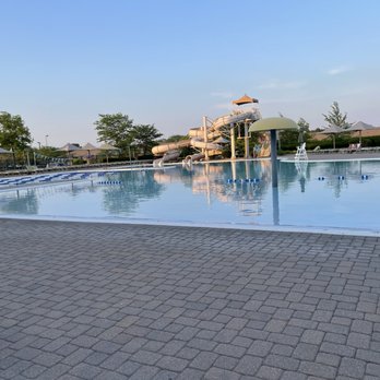 Piscina Life Time Omaha - Douglas County