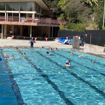 Piscina Lions Pool at Dimond Park - Alameda County