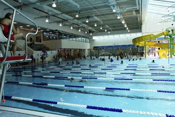 Piscina Michael J. Tully Jr. Park - Aquatic Activity Center - Nassau County