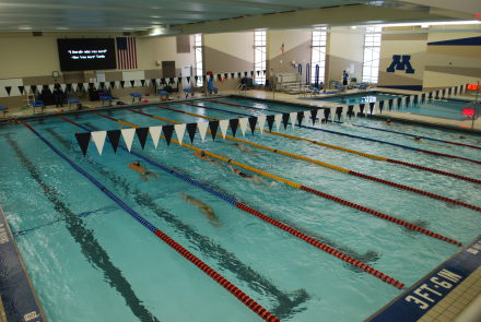 Piscina Minnetonka Aquatics Center - Hennepin County