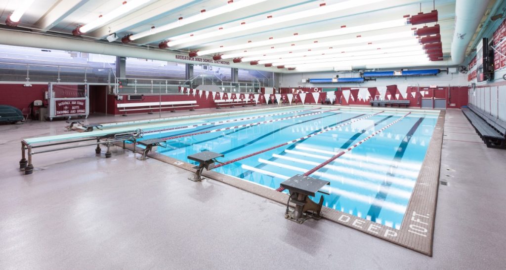 Piscina Naugatuck High School Swimming Pool - New Haven County