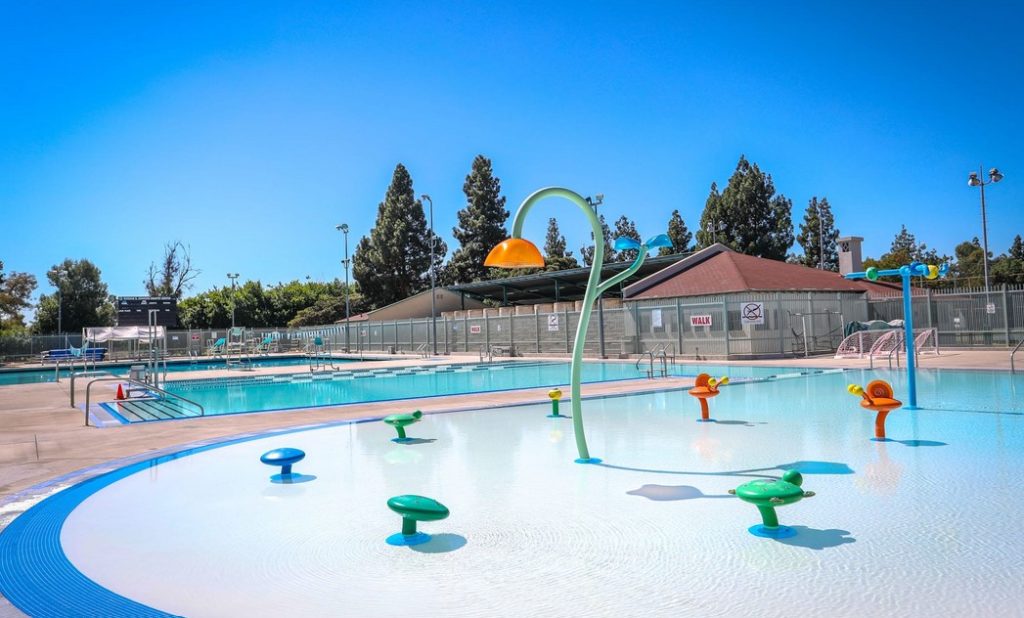 Piscina Norman Johnson Aquatic Center - Los Angeles County