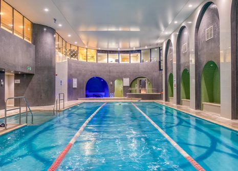 Piscina Nuffield Health - Chigwell Fitness & Wellbeing Gym - London Metropolitan Area