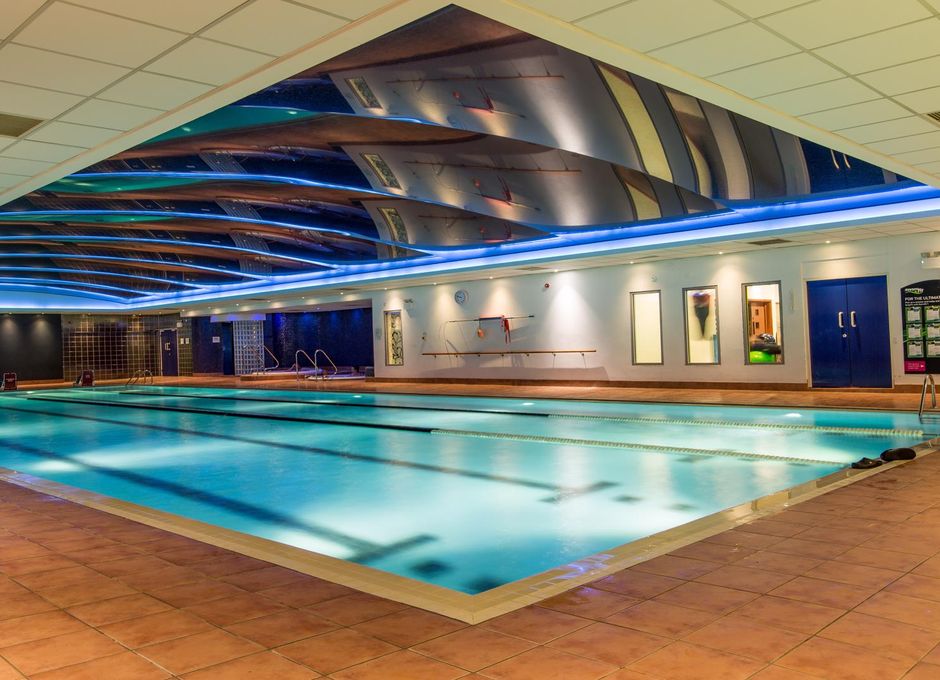 Piscina Nuffield Health - Kingston Fitness & Wellbeing Gym - London Metropolitan Area