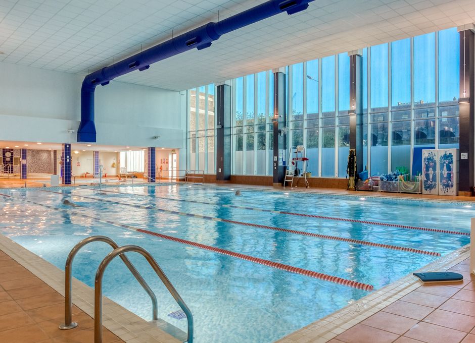 Piscina Nuffield Health - Romford Health & Fitness Gym - London Metropolitan Area