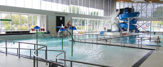 Piscina Oshawa YMCA (formerly known as the Durham YMCA) - Durham Regional Municipality