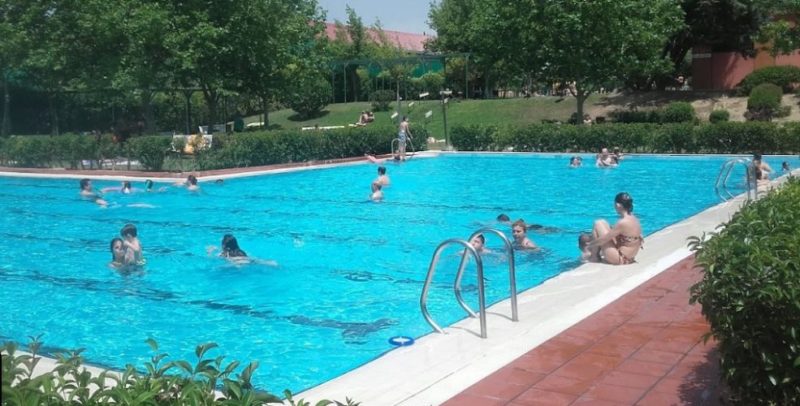 Piscina Piscina Municipal de Santa Ana - Pozos