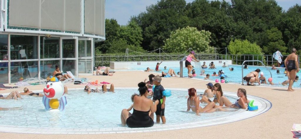 Piscina Piscine de Fondbonnière - L’Isle d’Abeau