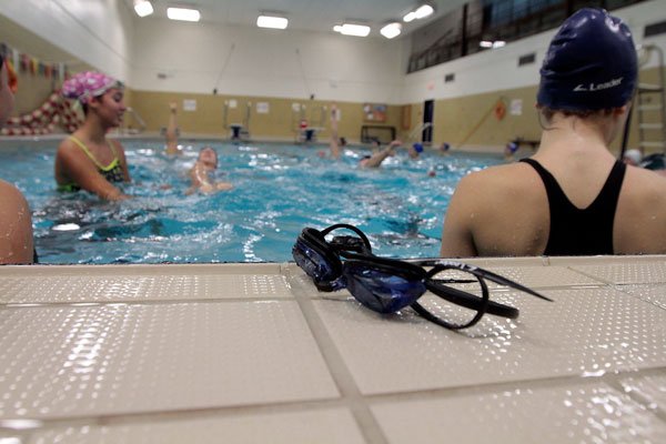 Piscina Piscine de l'École Polyvalente de l'Érablière - Outaouais