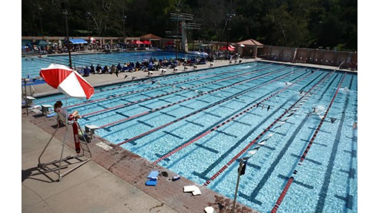 Piscina Rose Bowl Aquatics Center - Los Angeles County