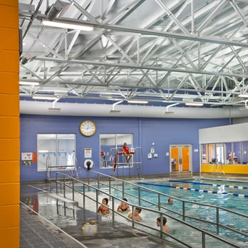 Piscina Soundview Family YMCA - New Haven County