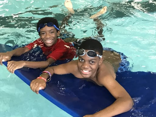 Piscina St. Anthony Village High School Pool - Hennepin County