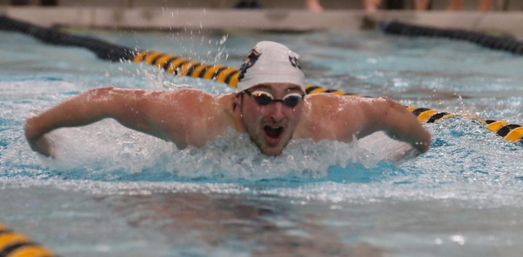 Piscina Tripp Athletic Center Natatorium - U-Mass Dartmouth - Bristol County