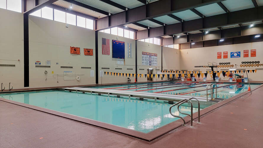 Piscina Whitney Young High School Pool - Cook County