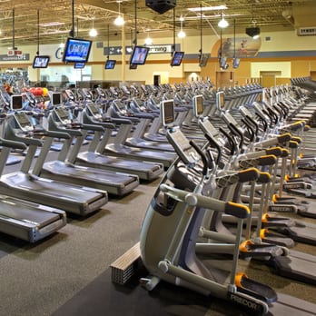 Piscina 24-Hour Fitness - Apple Valley Super-Sport Gym - San Bernardino County