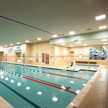 Piscina 24-Hour Fitness - Castle Hills Super-Sport Gym - Denton County