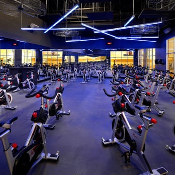 Piscina 24-Hour Fitness - Costa Mesa Sport Gym - Orange County