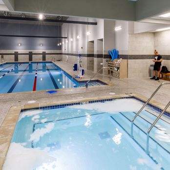 Piscina 24-Hour Fitness - Irvine Marketplace Super-Sport Gym - Orange County