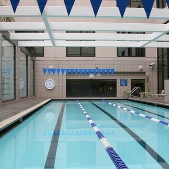 Piscina Active Sports Clubs at Oakland City Center - Alameda County