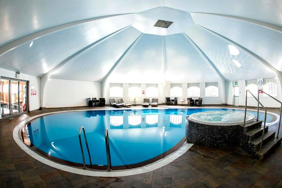 Piscina Airth Castle - Falkirk