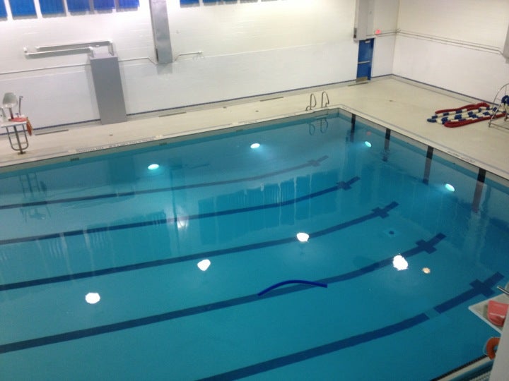 Piscina Albion Pool & Health Club - Toronto Municipality