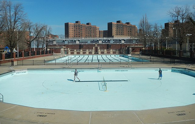 Piscina Alexander Hamilton Recreation Center - Cuyahoga County