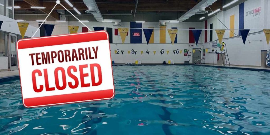 Piscina Anne Ottenbrite Pool at Iroquois Park Sports Centre - Durham Regional Municipality