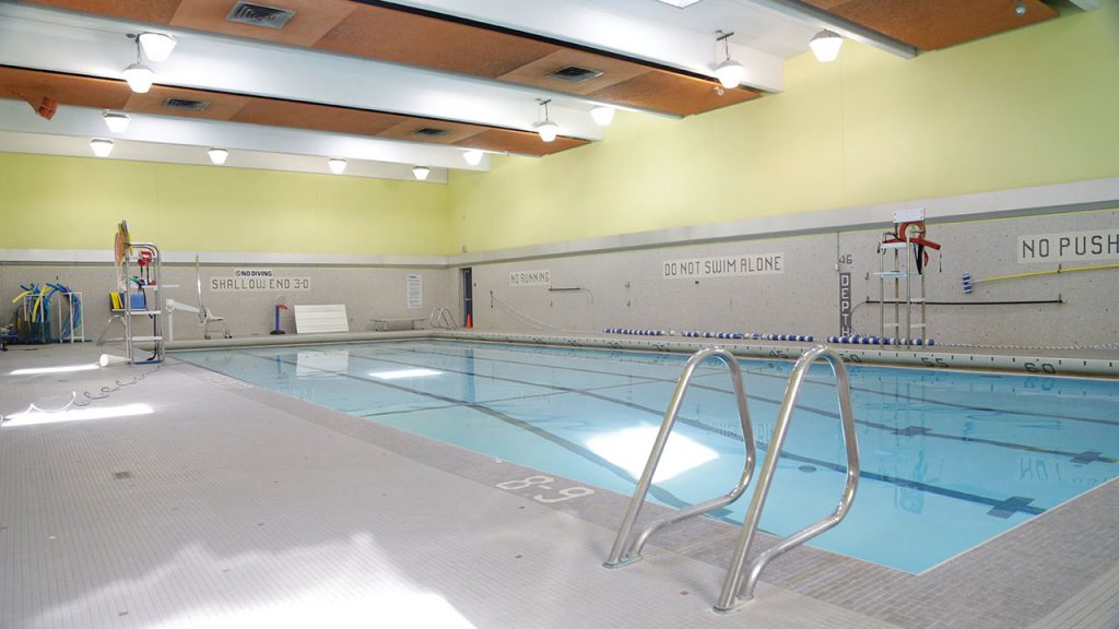 Piscina Annette Community Recreation Centre - Toronto Municipality